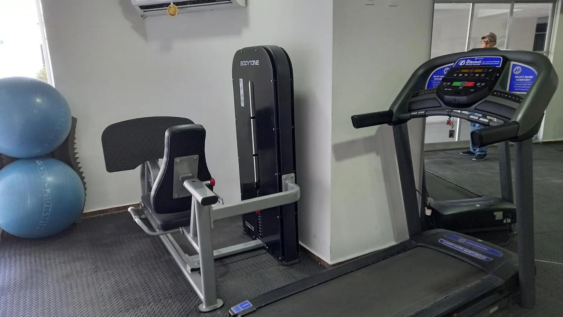 Centrico Y Estiloso Apartamento Con Alberca, Ac, Seguridad, Aparcamiento Y Gym Guadalajara 0*,
