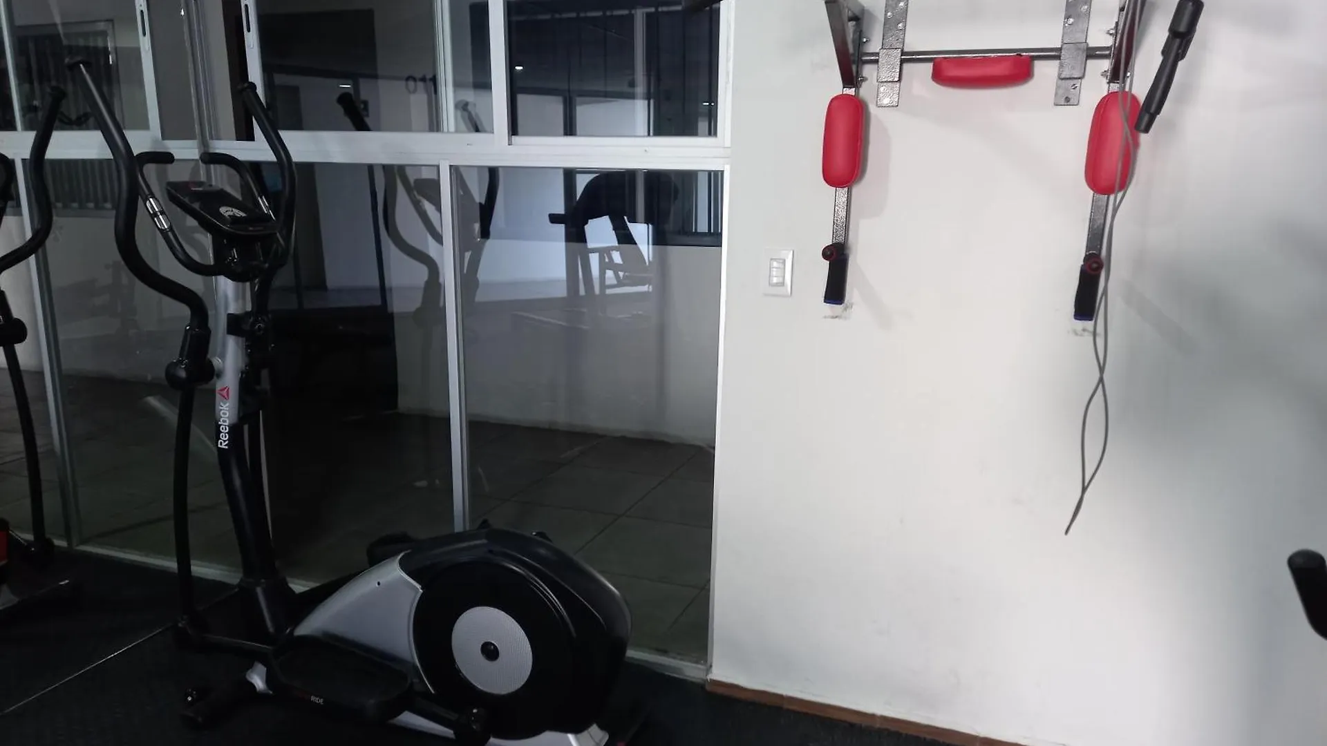 Centrico Y Estiloso Apartamento Con Alberca, Ac, Seguridad, Aparcamiento Y Gym Guadalajara